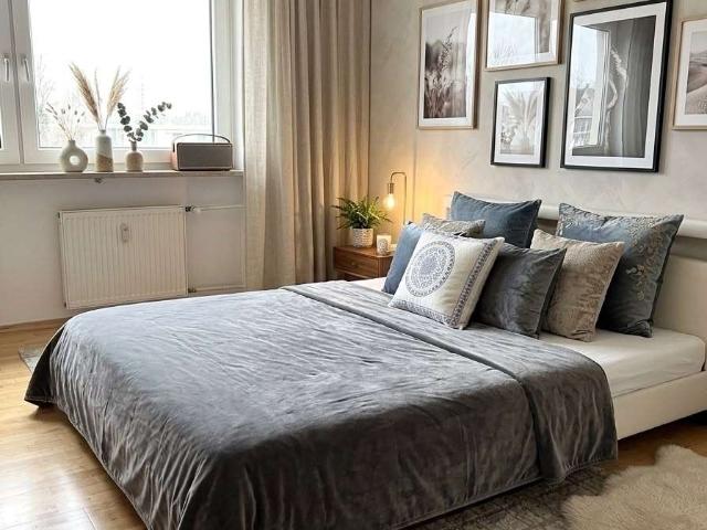 Gut geschnittene 3 Zimmer Wohnung mit Balkon und sofortigem Selbsteinzug
