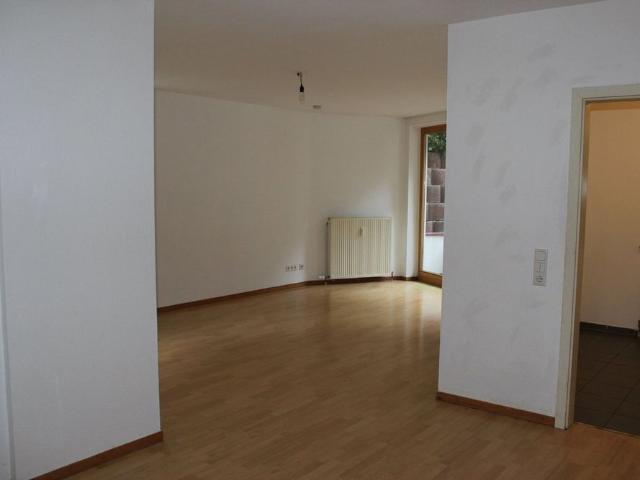 Gut geschnittene 3 Zimmer Wohnung mit großer Terrasse