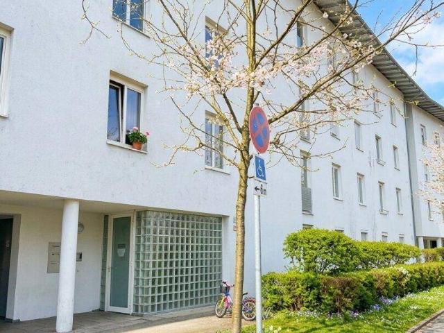 Gut geschnittene 3 Zimmer Wohnung mit Loggia und Parkplatz in Linz