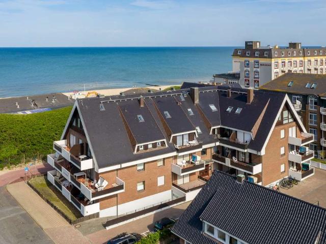 Gut geschnittene 3 Zimmer Wohnung mit sonnigem Südbalkon in 1. Strandreihe
