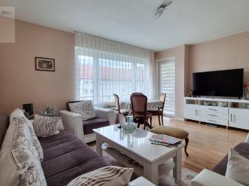 Gut geschnittenen 4 Zimmer Wohnung mit Potenzial