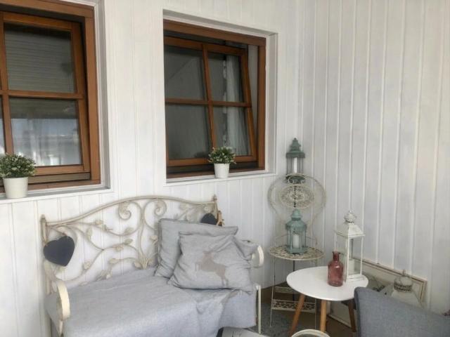 GUT EINGETEILTE 2 ZIMMER WOHNUNG MIT VERGLASTEM BALKON