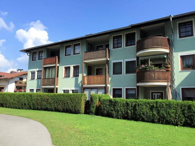 GUT EINGETEILTE 2 ZIMMER WOHNUNG MIT VERGLASTEM BALKON