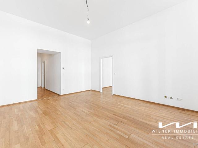Attraktives Investment mit 4% Rendite: Großzügige 4 Zimmer Altbauwohnung