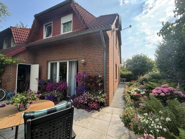 Gut vermietete Doppelhaushälfte in Kirchhatten