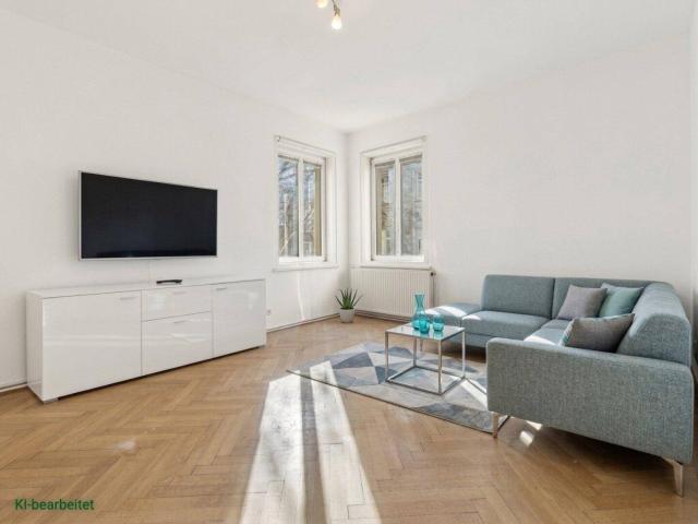 Gute Raumaufteilung, sanierungsbedürftige Wohnung mit Balkon in perfekter Lage!