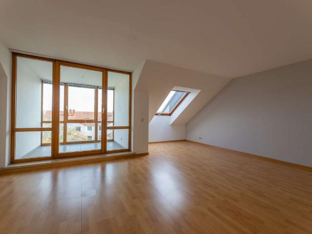 Gutes und langfristiges Invest: 5 Zimmer Dachgeschosswohnung in Aachen