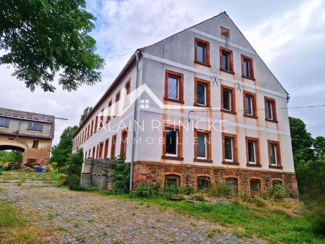 Gutshaus mit 2 Teichen und viel Land