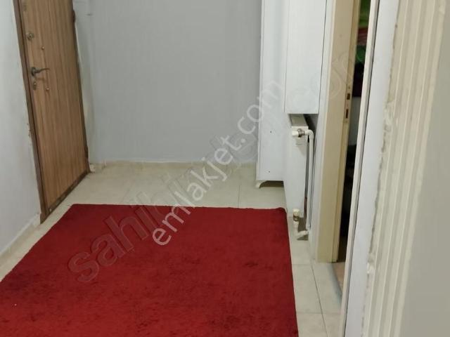Güven Emlak'tan Fatih Cad'de Kullanışlı Denize Sıfır Ara Kat 2+1