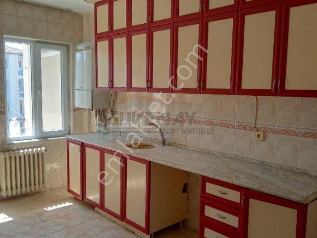 Güvenay Çorum Ulukavak Mah. Varinli Caddesi Üzeri 3+1 Kiralık Daire