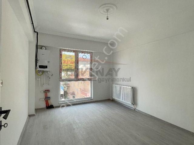 Güvenay Çorum Yavruturna Askerlik Şubesi Arkası Satılık 1+1 Daire