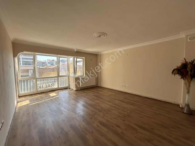 Güvenci'den Bahariyede 2+1 85 M² Doğalgazlı Çift Cephe Kiralık