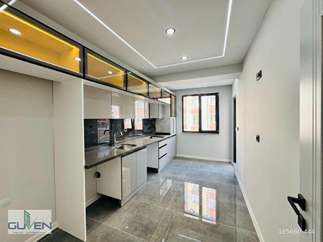 GÜVEN'DEN HASTANEYE YAKIN, EBEVEYN BANYOLU, OTOPARKLI 2+1 DAİRE