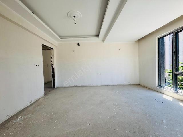Güven'den Kapaklıda Caddeye,servislere Yakın Köşe Başı 2+1 Daire