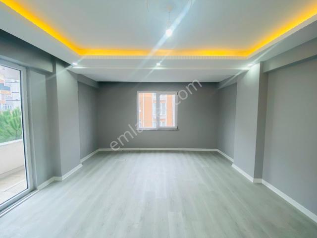 Güven'den Kapaklıda Merkezi Konumda Geniş Ara Kat Kiralık 3+1 Ev