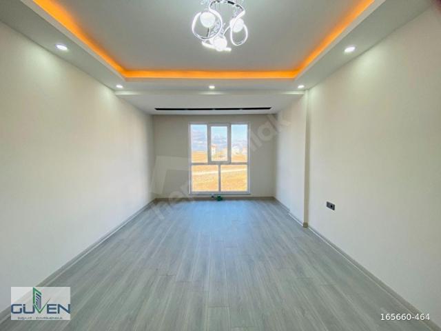 GÜVEN'DEN KAPAKLIDA YERDEN ISITMALI EBV. BANYOLU ÖN CEPHE DAİRE