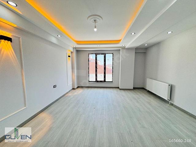 GÜVEN'DEN SINIRSIZ KREDİ İMKANLI EBV.BANYOLU,K.OTOPARKLI 2+1 EV