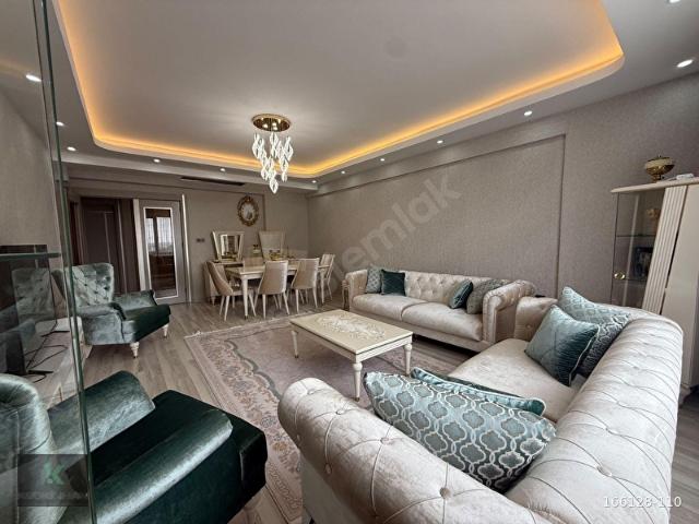 GÜVENEVLER'DE ARA KAT MASRAFSIZ 3.5+1 LÜKS DAİRE