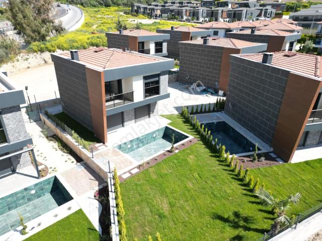 Güvenlık özelhavuz/otopark yerden Isıtma 450 M2 Bahçe yeni ultra Lüx tamamı Müstakil
