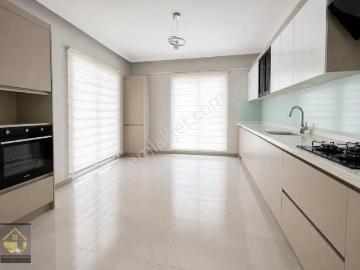 Güvenlıklı Sıtede 1.kat3 + 1 150 Metre² Ultra Lüks Kıralık