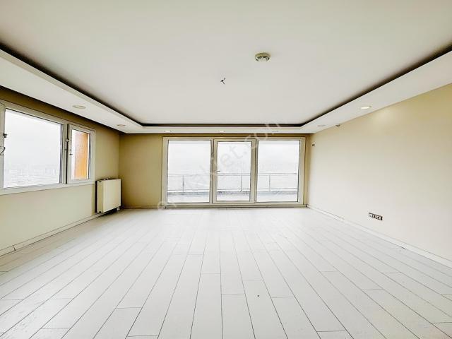 Güvenli Ve Huzurlu Site Yaşamı Ferah 2+1 Kiralık Daire