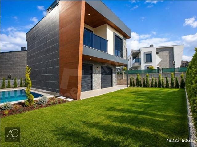 GÜVENLIKÖZEL HAVUZOTOPARKYERDEN ISITMA450 M2 BAHÇEYENİULTRA LÜXTAMAMI MÜSTAKİL TAKASA ACIK
