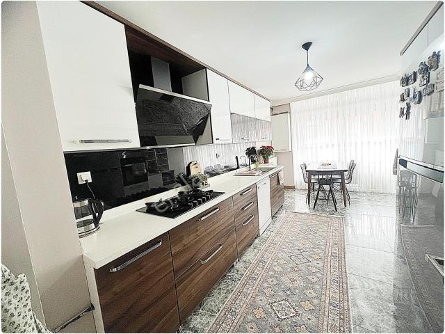 Güventepede 7/24 Güvenlikli Sitede K.otoparklı Yüzme Havuzlu 4+1