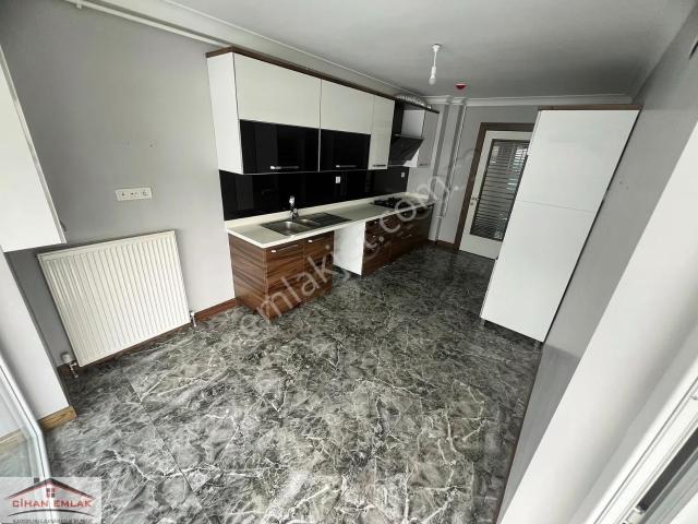 Güventepede Veyselşatıroğlu Cadde Üstü Güvenlikli Kiralık 4+1 Da