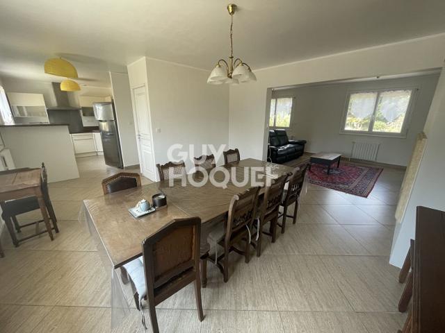 Guy Hoquet Lessay vous propose en exclusivité situé à 300 mè. 105m² Créances