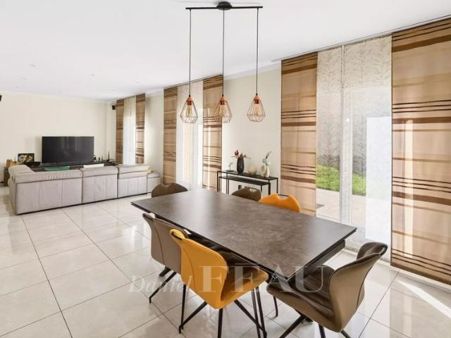 Guyancourt – Quartier des Bouviers Maison contemporaine meublée