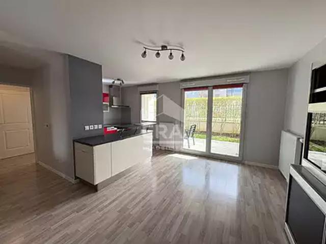 Guyancourt 78280 Achat / Vente appartement 2 pièces t2 parking