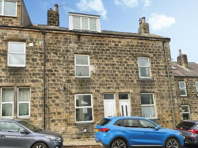Guycroft, Otley, LS21 2 bed terraced house to rent £1,100 pcm £254 pw