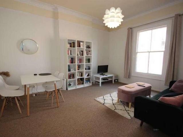 Guys Cliffe Avenue, Leamington Spa, CV32