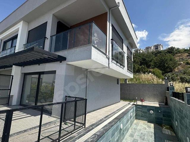 Güzelçamlı bölgesinde satılık villa