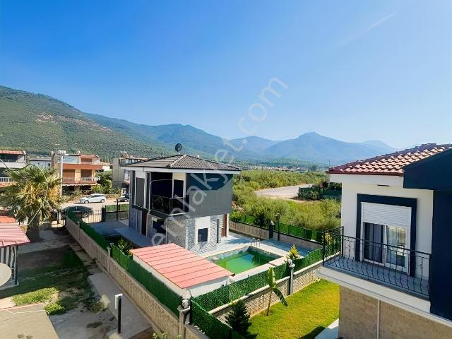Güzelçamlıda Denize Yürüme Mesafesi Satılık Villa