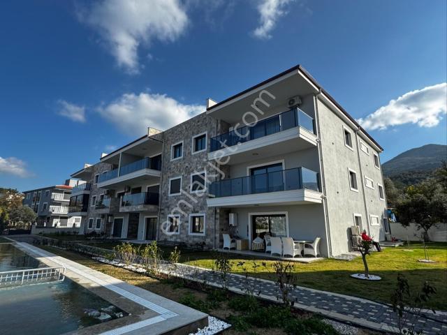 Güzelçamlı Da Havuzlu Sitede Çift Cepheli Daire