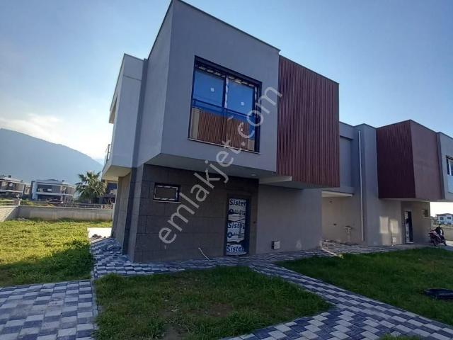 Güzelçamlı’da Özel Havuzlu Lüks 3+1 Müstakil Villa