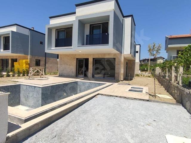 GÜZELÇAMLI Denize 200mt TEK MÜSTAKİL Özel Havuz+Otopark