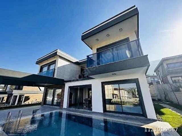 GÜZELÇAMLIDA FULL DENİZ MANZARALI 105 m2 TABANLI 4+1 VİLLA