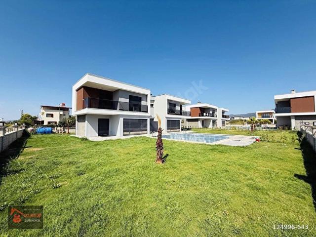GÜZELÇAMLIDA ÖZEL HAVUZLU MİLLİ PARK MANZARALI SATILIK VİLLA