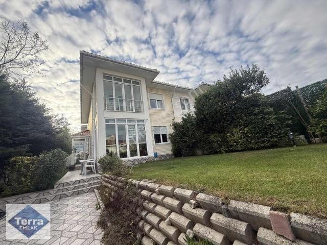 Güzelşehir Fatih Sitesinde 3+1 Eşyalı Eşyasız Dublex Villa