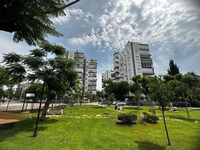 Güzeloba Da 1+1 Çok Geniş Ayrı Mutfaklı