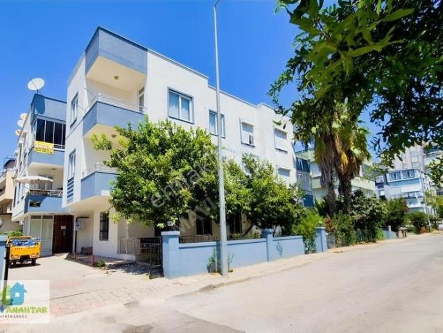Güzeloba Merkez'de 1+1 Kiralık Daire