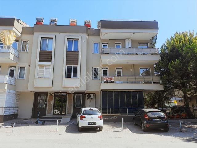Güzeloba Merkez'de Cuma Pazarı Arkası 2+1, Ayrı Mutfak