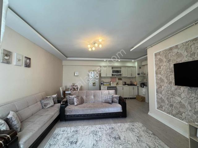 Güzeloba Merkezde Geniş Kiralık Eşyalı 2+1 Daire