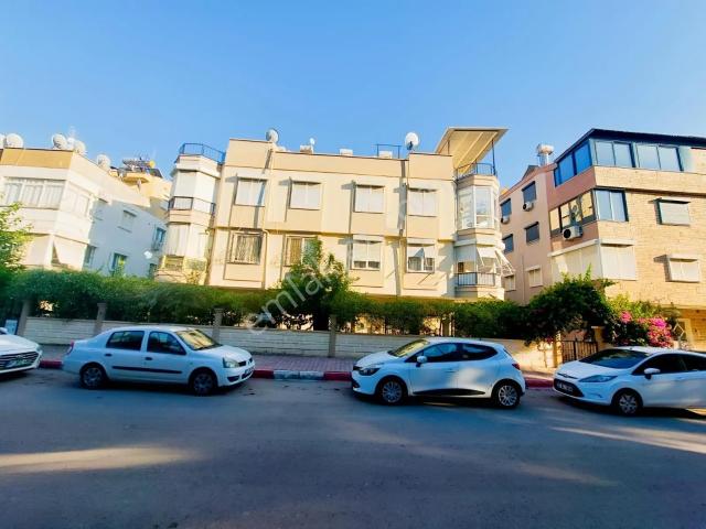 Güzeloba'da Bahçe Kat 2+1 Eşyalı Ters Dubleks Kiralık Daire