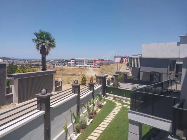 Güzelbahçe Mustafa Kemal Paşa'da Tam Müstakil Kiralık Lüks Villa