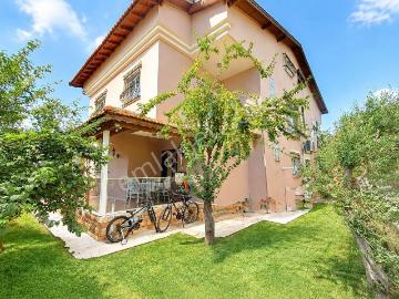Güzelbahçe De Sahile 50 Mt Deniz Manzaralı 6+1 Kiralık Tripleks Villa