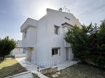 Güzelbahçe Kahramandere Bankacılar Sitesinde 5+1 Satılık Tripleks Villa