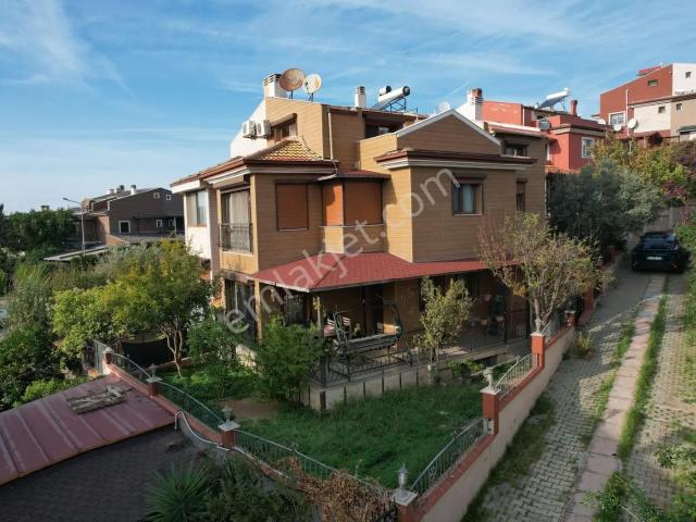 Güzelbahçe Kahramanderede Site İçerisinde Satılık Müstakil Villa